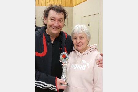 "Uwe-Pokal" 2024 - Die Gewinner: Karin Wigand und Frank Neppert